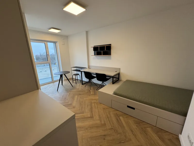 Modernes Apartment voll möbliert mit EBK, Balkon und Abstellkammer!! — photo 1